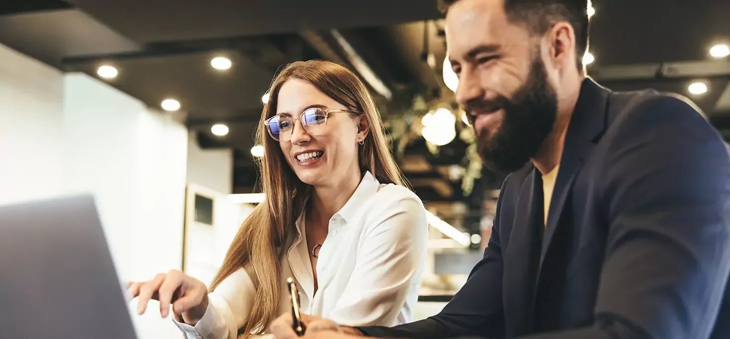 IT Freelancer sprechen über ein IT-Projekt