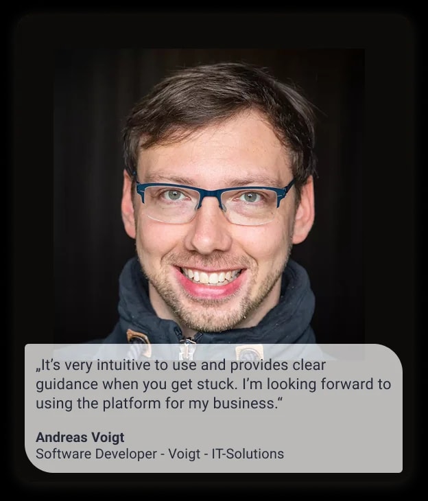 Portrait of an IT freelancer with a quote on how to use an IT freelancer portal intuitively for their business.