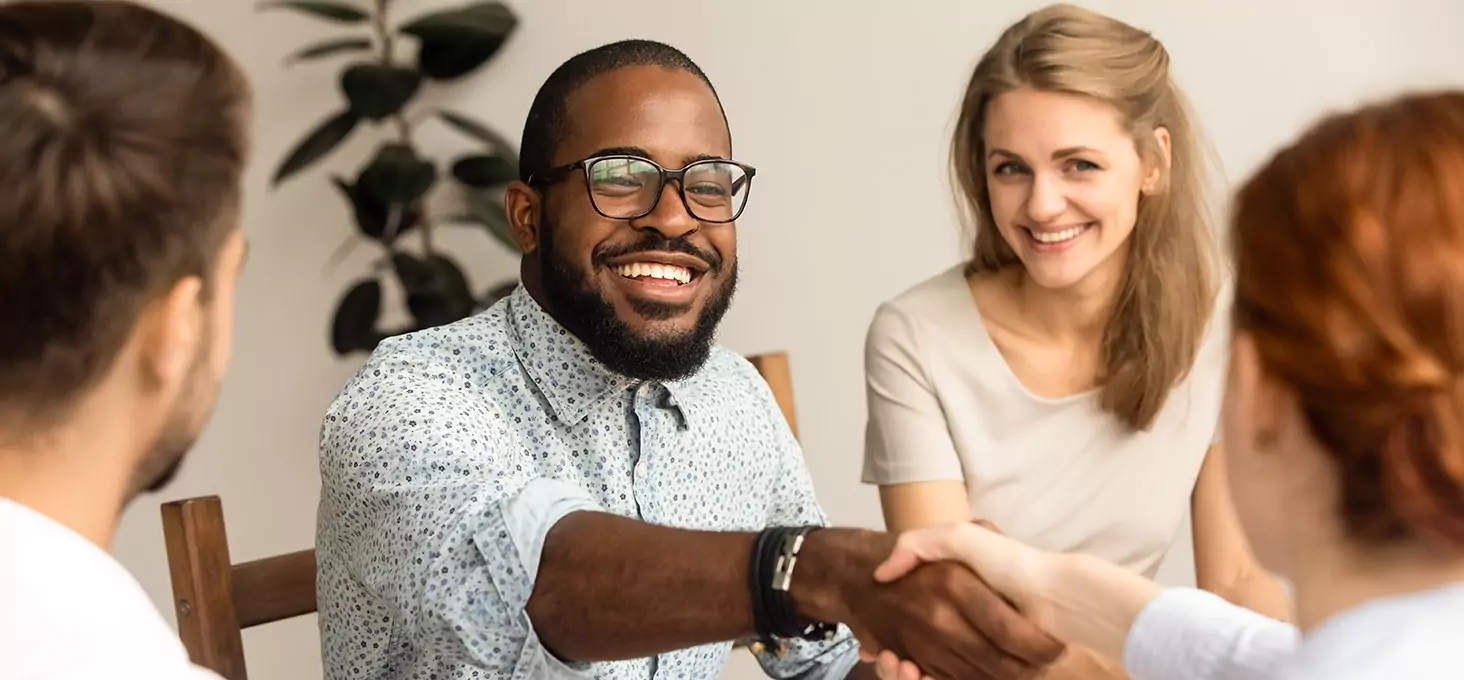 IT Freelancer sprechen über ein IT-Projekt